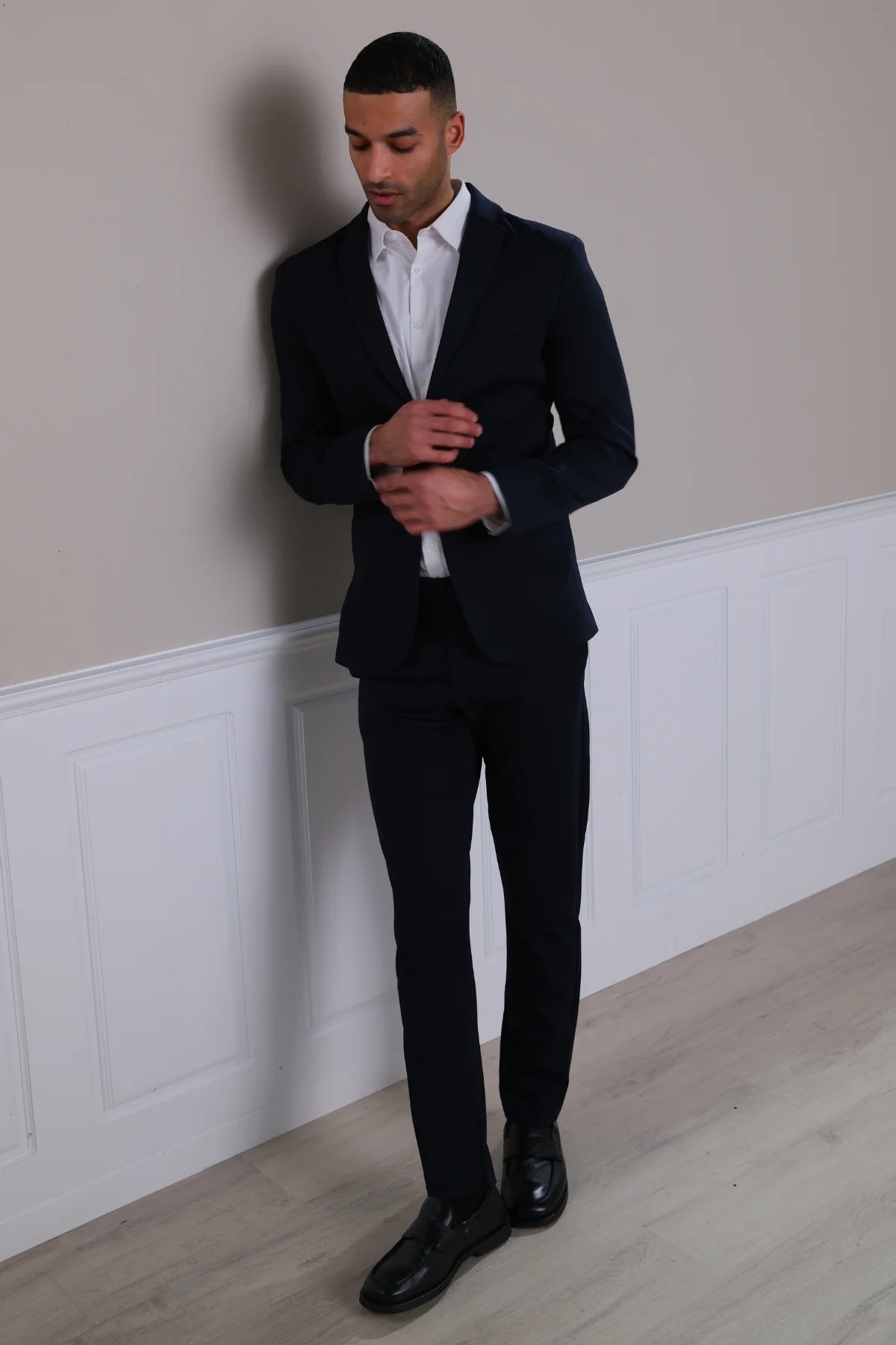 The Original Performance Anzug Regular Passform – (Schwarz) - Image 3