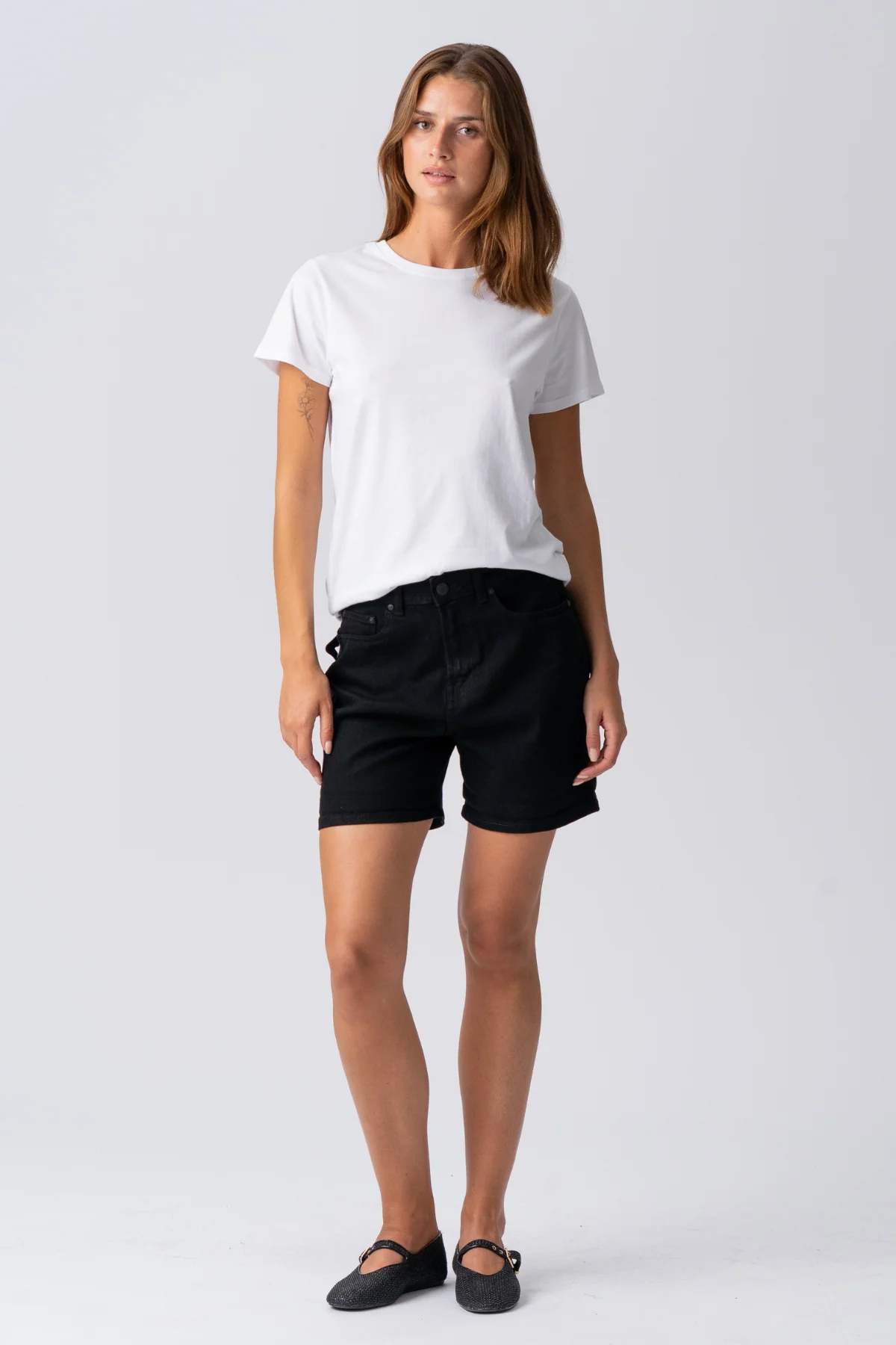 The Original Performance Denim Shorts - Schwarzer Denim - Image 3